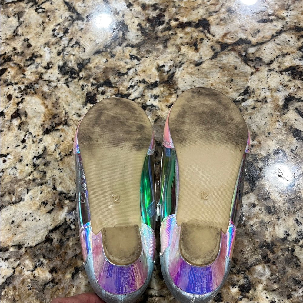 Disney Frozen Holographic Dress Shoes with Bow - Picture 6 of 6
